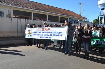Caminhada busca conscientizaÃ§Ã£o no combate Ã  violÃªncia contra jovens e crianÃ§as
