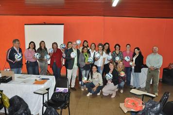 Departamento de Esportes distribui kits para as escolas