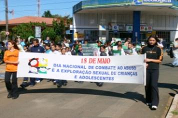 ExploraÃ§Ã£o sexual Ã© tema de caminhada