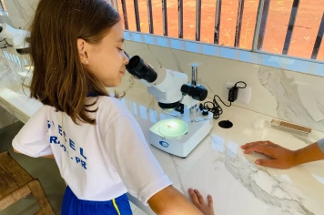 ALUNOS DA REDE MUNICIPAL DE ENSINO VISITAM LABORATÓRIO DE ENDEMIAS