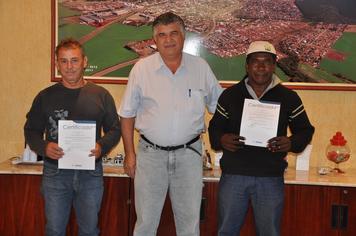 Operadores de mÃ¡quinas recebem certificado de capacitaÃ§Ã£o