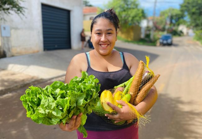 SALDO POSITIVO - Feira Verde distribui mais de 830 kg de alimentos no primeiro mês