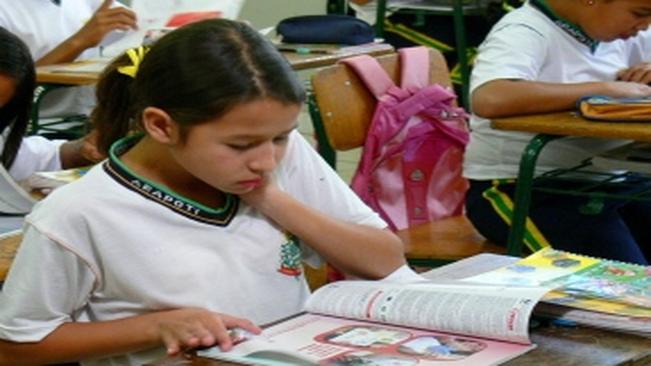 Alunos da rede pÃºblica retornarÃ£o Ã s escolas no dia 07
