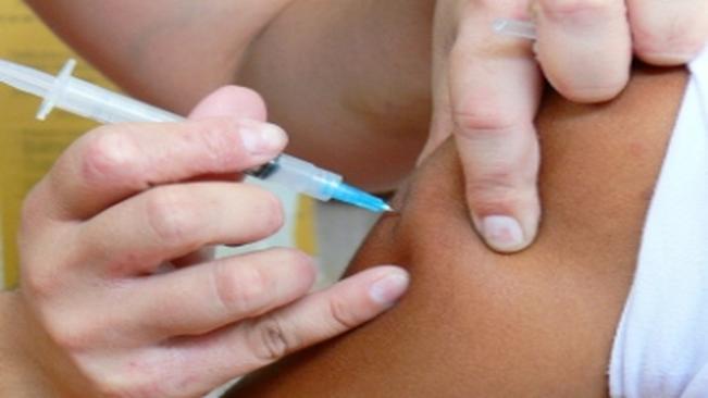 Estudantes participam de vacinaÃ§Ã£o em massa
