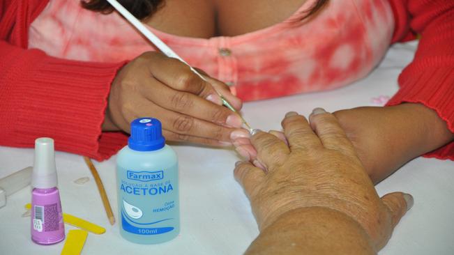 Brincadeiras, saÃºde e beleza marcam a comemoraÃ§Ã£o do Dia das MÃ£es em CalÃ³geras