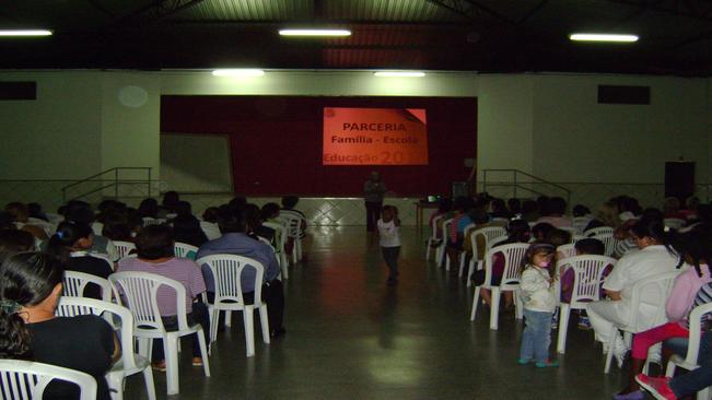 Secretaria de EducaÃ§Ã£o busca fortalecimento da parceria famÃ­lia-escola