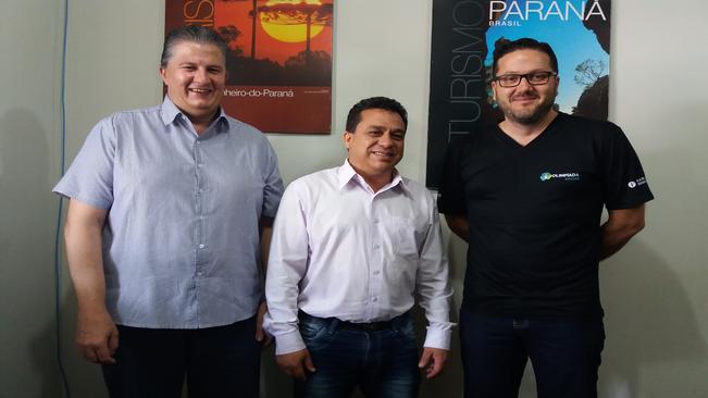 Arapoti recebe visita de representantes do SICOOB