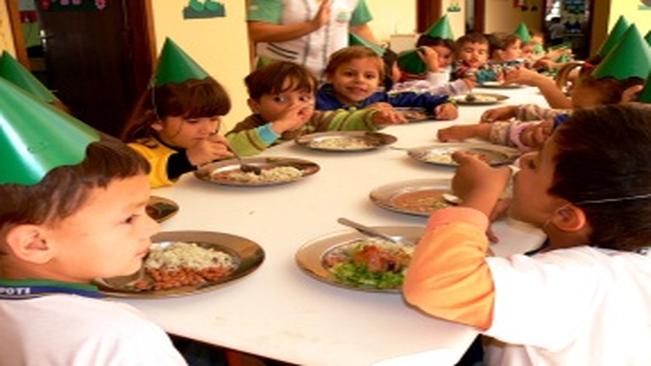Agricultura familiar completa sete meses na merenda