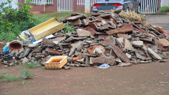 Prefeitura intensificarÃ¡ fiscalizaÃ§Ã£o sobre utilizaÃ§Ã£o indevida das vias e calÃ§adas