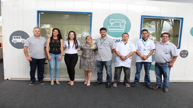 ComeÃ§am aulas dos cursos profissionalizantes na Escola MÃ³vel do SENAI