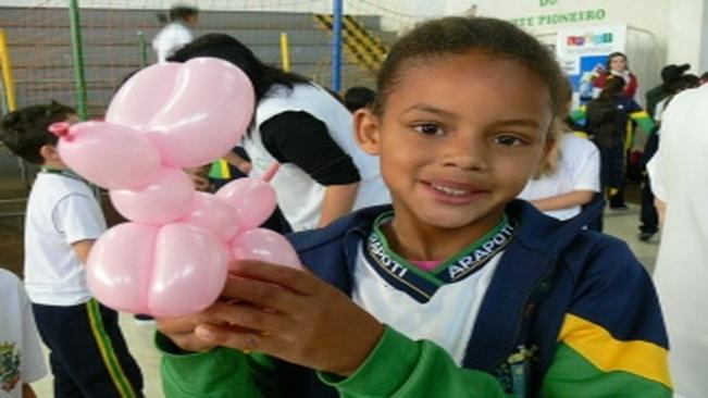 Dia das CrianÃ§as garante diversÃ£o aos pequenos da Rede Municipal de Arapoti