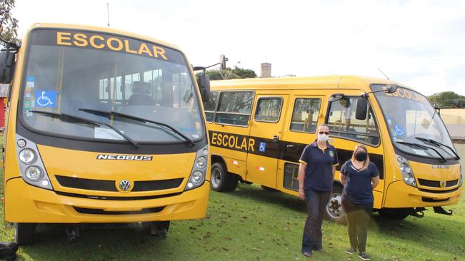 Prefeitura adquiri dois novos Ã´nibus para o transporte escolar