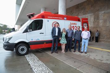 Arapoti Ã© contemplada com nova ambulÃ¢ncia para o SAMU
