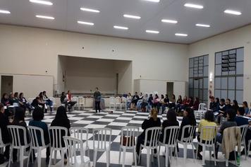 Oficina do Projeto BiblioSesc trabalha contaÃ§Ã£o de histÃ³rias