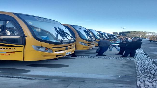 MunicÃ­pio de Arapoti recebe Ã´nibus escolar.