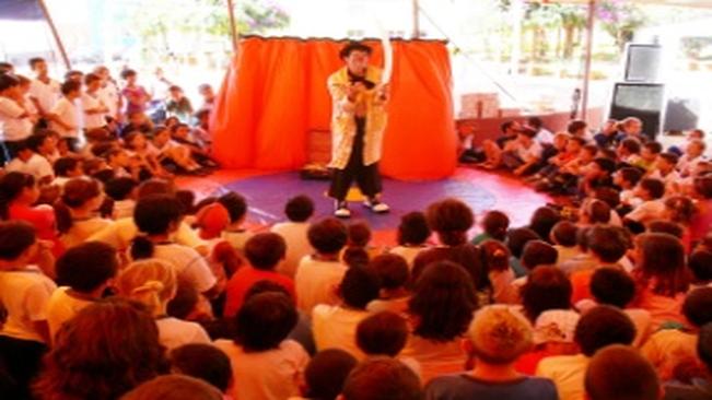 Circo toma conta de praÃ§a em Arapoti