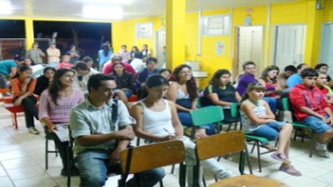 Moradores se reÃºnem para falar sobre Ã¡gua