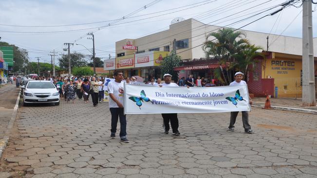 CAMINHADA MARCA O DIA INTERNACIONAL DO IDOSO