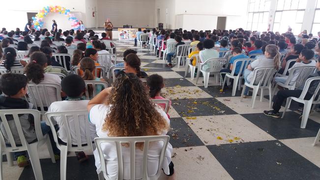 Estudantes da Rede Municipal de Ensino assistem Ã  palestra sobre prevenÃ§Ã£o ao uso de drogas
