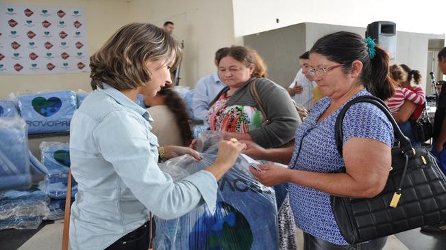 Campanha â??Espalhe Calorâ? entrega mil cobertores a famÃ­lias de Arapoti