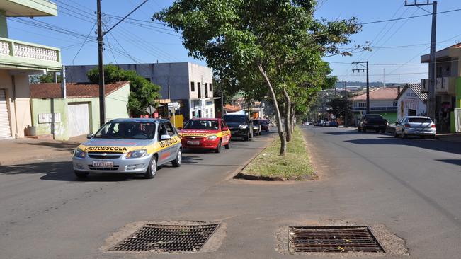 MOVIMENTO MAIO AMARELO: PROMOVE AÃ?Ã?ES DE EDUCAÃ?Ã?O NO TRÃ?NSITO